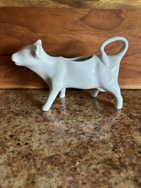 Apilco Diamond-hard white porcelain Cow Creamer Made in France